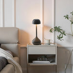 Lampe champignon rouge comme élément déco dans une chambre