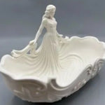 bol décoratif blanc danseuse robe ondulante bijoux rangement classique maison entrée
