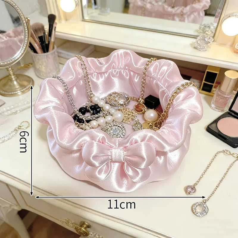 sac bijoux violet blanc moderne élégant satiné rangement bague chaîne réutilisable
