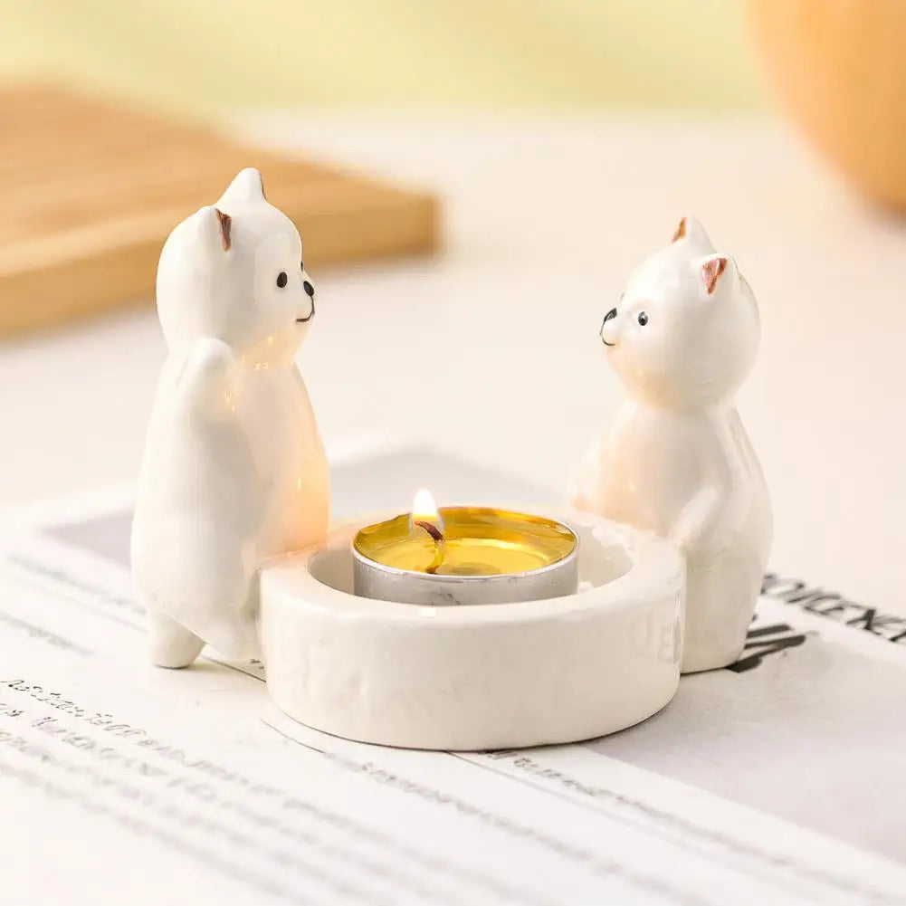 Détail du design chaton sur bougeoir en céramique
