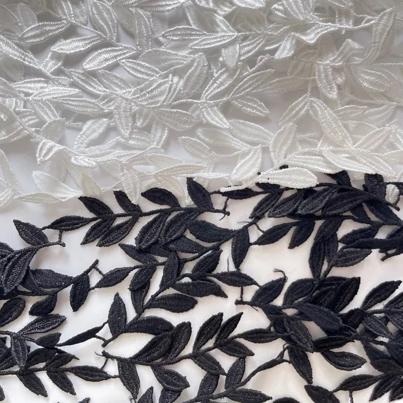 ruban décoratif élégant feuilles stylisées polyester blanc noir soluble eau