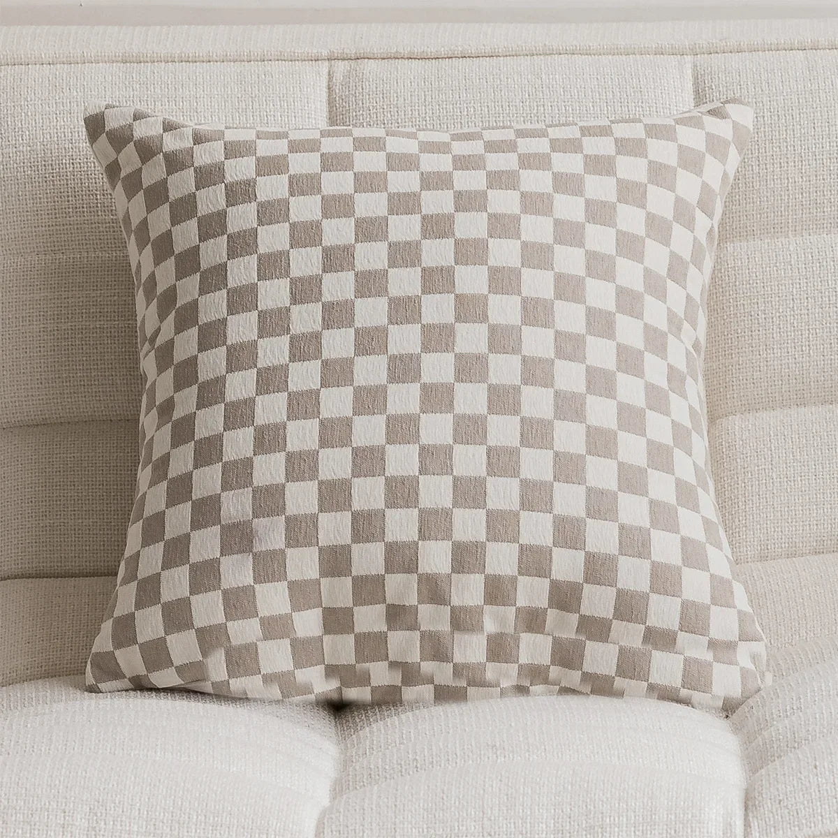 taies d'oreiller décoratives noires blanches motif fleur jacquard respectueuses environnement polyester modernes maison hospitalière