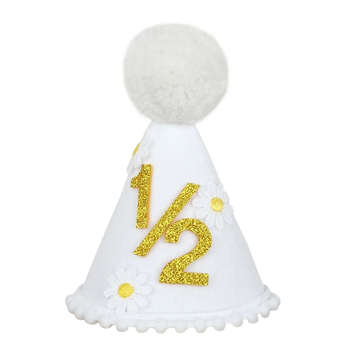 décoration anniversaire bannière chapeau conique fleurs blanches pompons gâteau floral trousseau boisclair