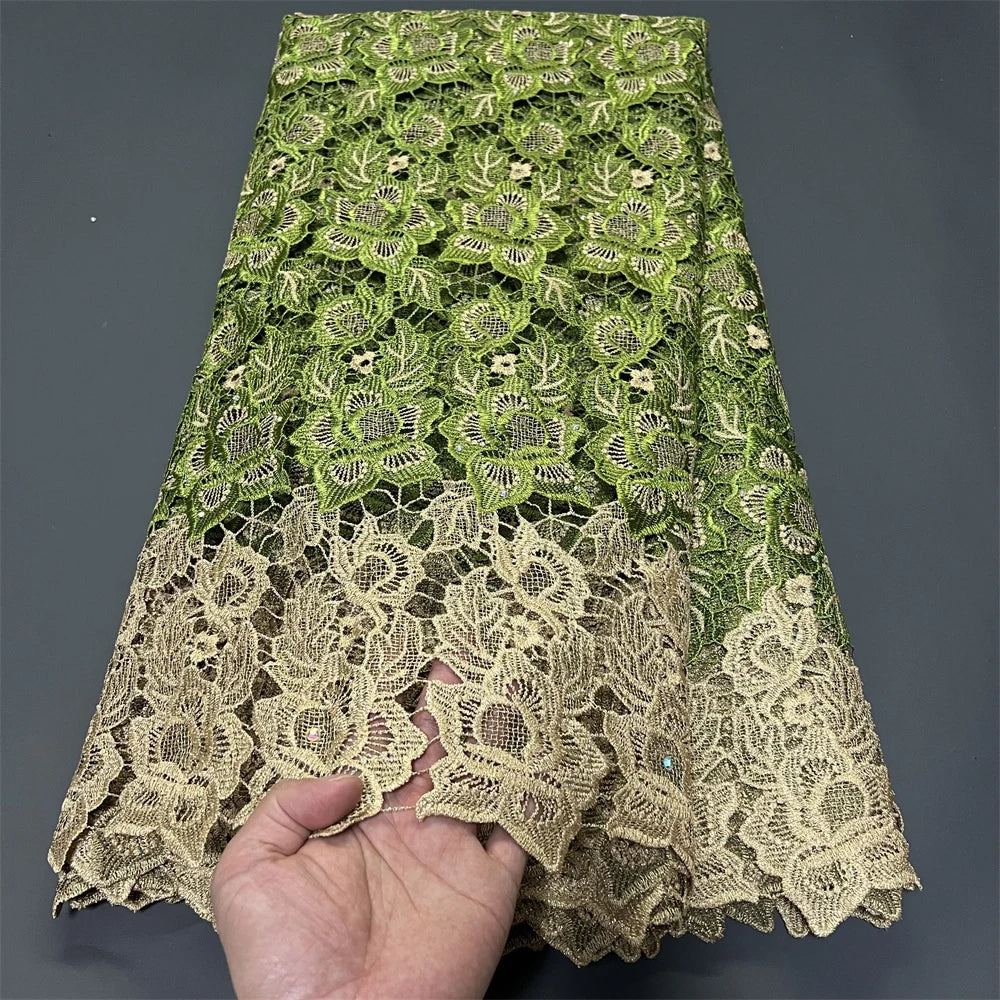 dentelle acrylique brodée motifs floraux opaques vert beige jaune violet bleu tissu filet jacinthe
