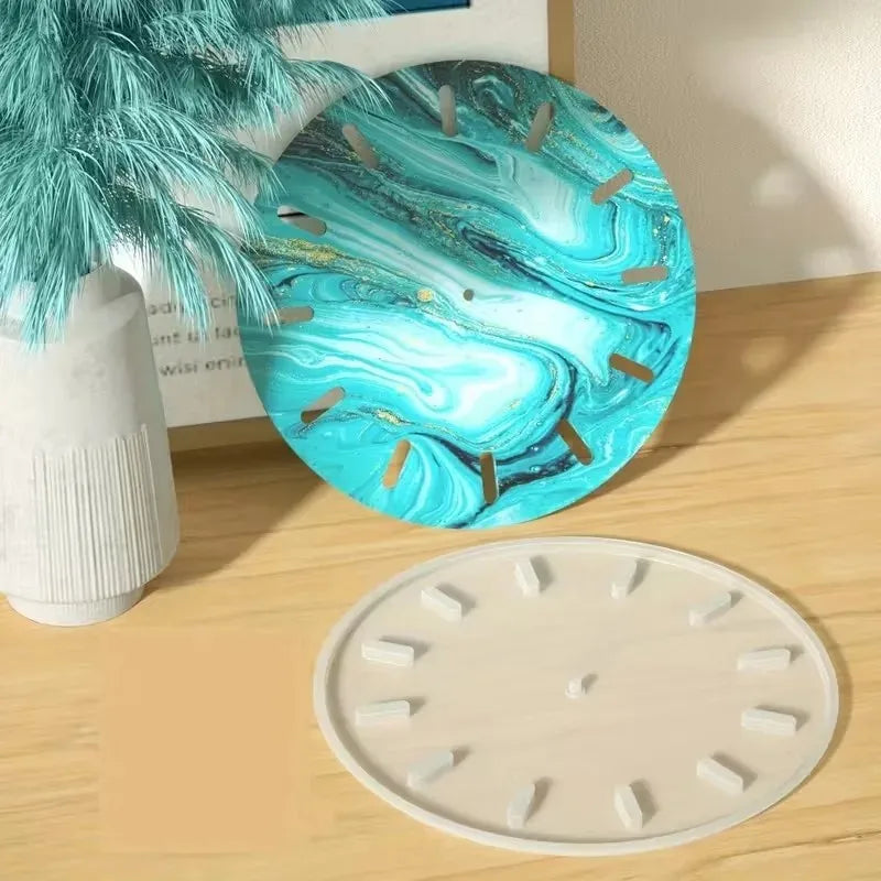 moule silicone grande taille horloge décoration murale résine époxy bleu turquoise blanc contemporain artistique