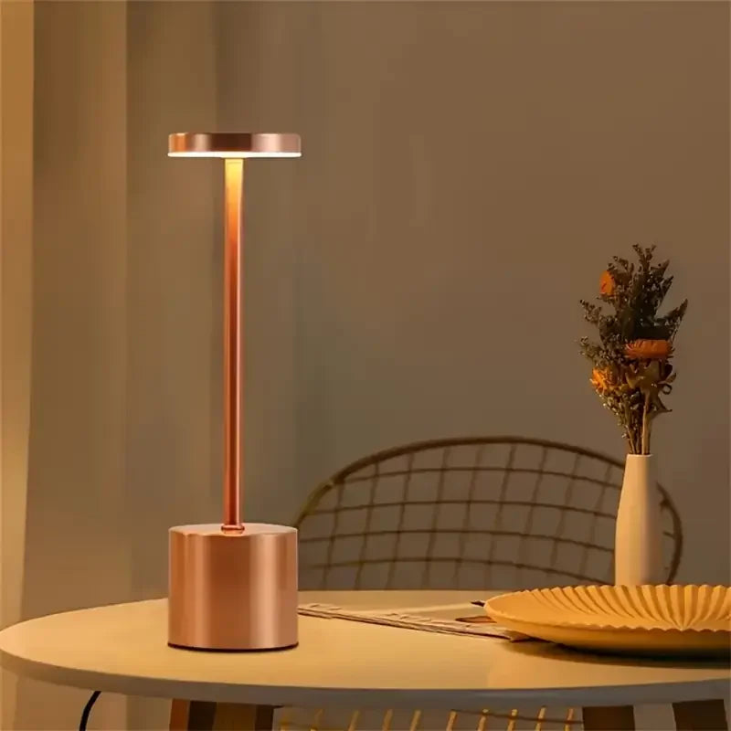 lampe led rechargeable niveaux luminosité couleurs noir rosegold doré argenté blanc moderne minimaliste