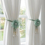 ruban fenêtre fleur décoration romantique blanc vert violet noir rose