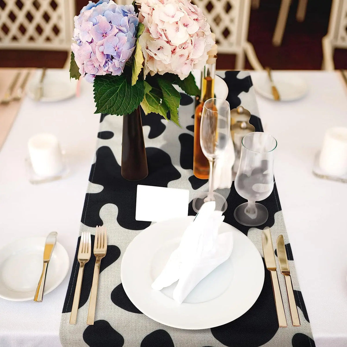 table chemin table blanc noir imprimé taches fond moderne cuisine décoration événement cow boy