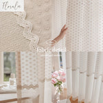 rideaux blancs transparents classiques romantiques bordure dentelée dorés maison hospitalière