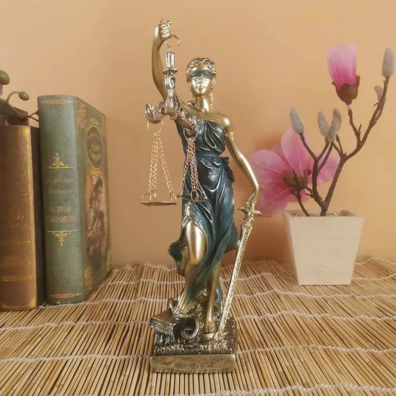 statue justice thémis bronze or balance épée couronne livres antiques classique antique
