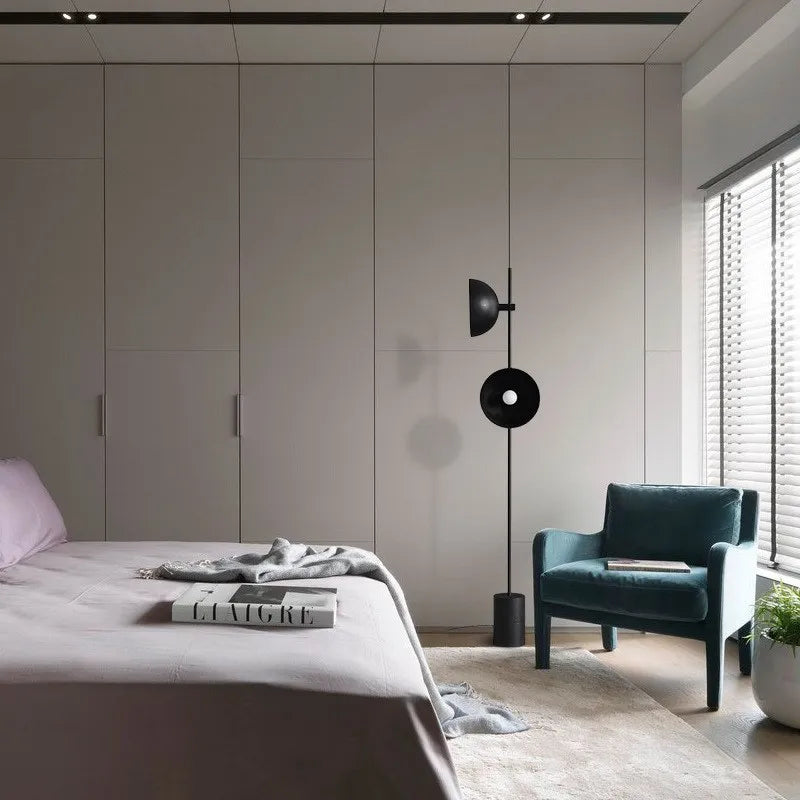 lampe sol noire moderne minimaliste deux sources lumineuses interrupteur tactile métal