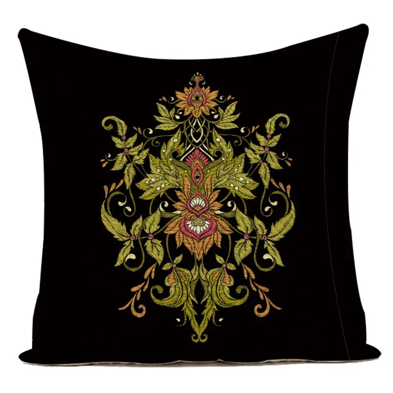 housse coussin carrée noir motif floral vintage décoration canapé lit maison chic