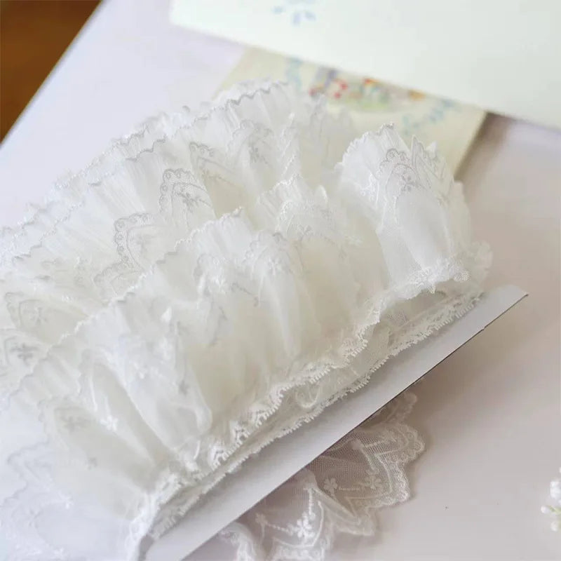 dentelle fine blanche motifs floraux vintage romantique 8cm large bordure frangée vêtement couture projet