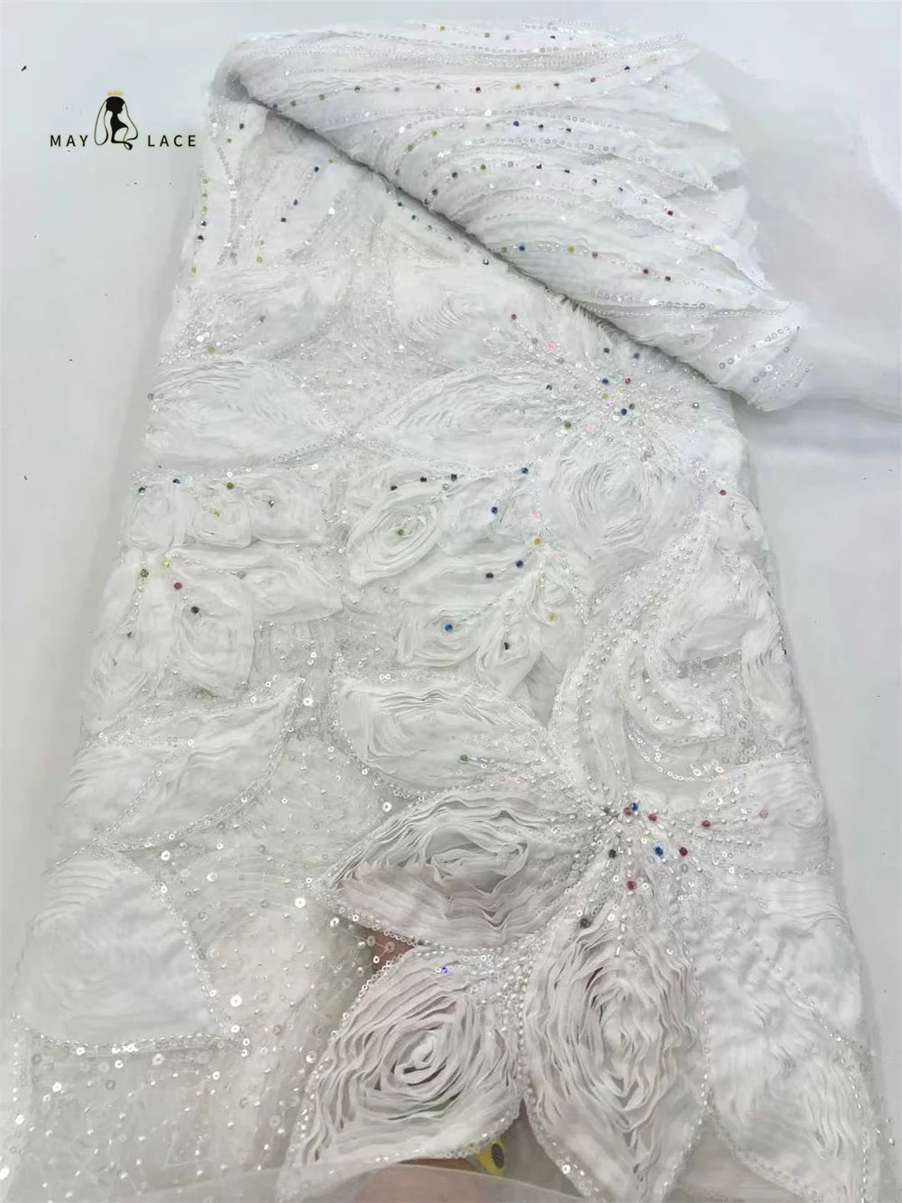 dentelle africaine brodée fleurs sequins bleu blanc vert orange translucide mariage