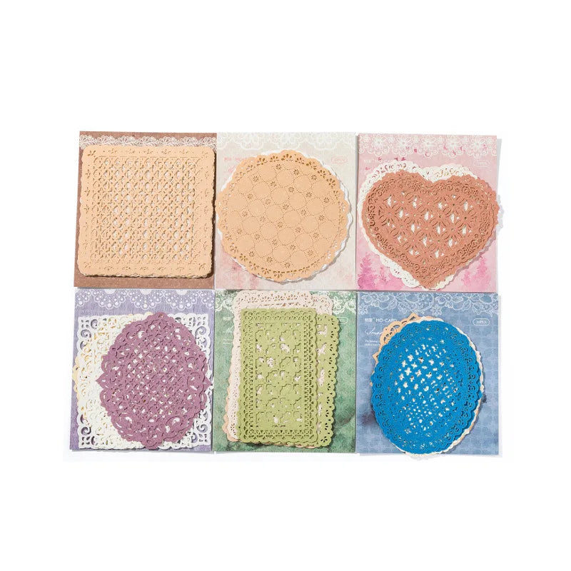 serviettes table papier découpé motifs floraux vintage blanc beige bleu vert rose marron clair