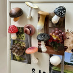 aimants réfrigérateur forme champignon couleur rouge noir blanc marron clair texture naturelle réaliste opaques