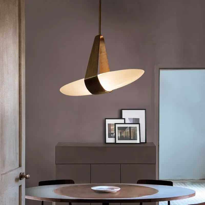 suspension lumineuse moderne noir doré motif géométrique opacité contemporain fixation led chambre