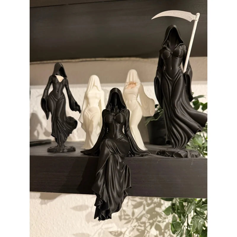 statue gothique reine robe noire satinée classique occasion noël valentin anniversaire nouveauannée