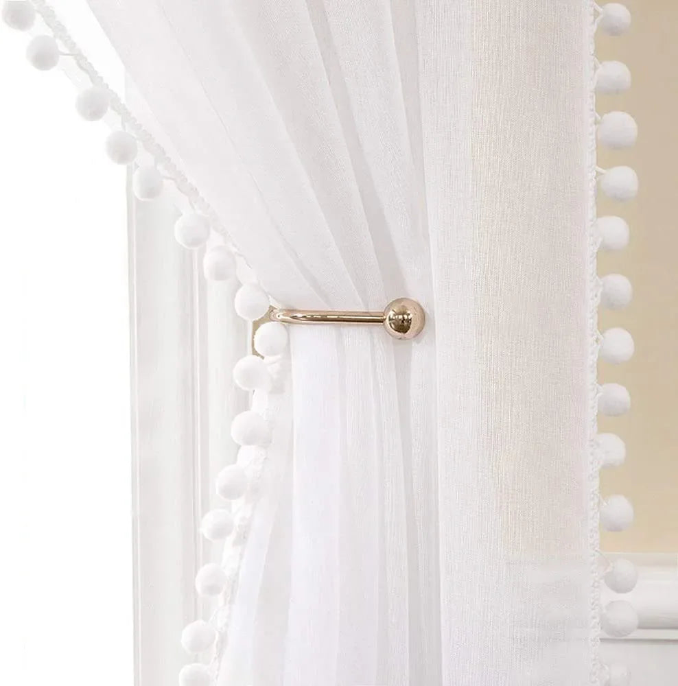 rideau gris blanc pompons tissu lin like translucide moderne décoratif maison