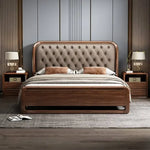 lit double moderne marron clair cuir capitonné bois massif élégant oreillers coussins draps tapis