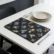 napperon floral brodé multicolore protection table décorative vintage assiettes couverts