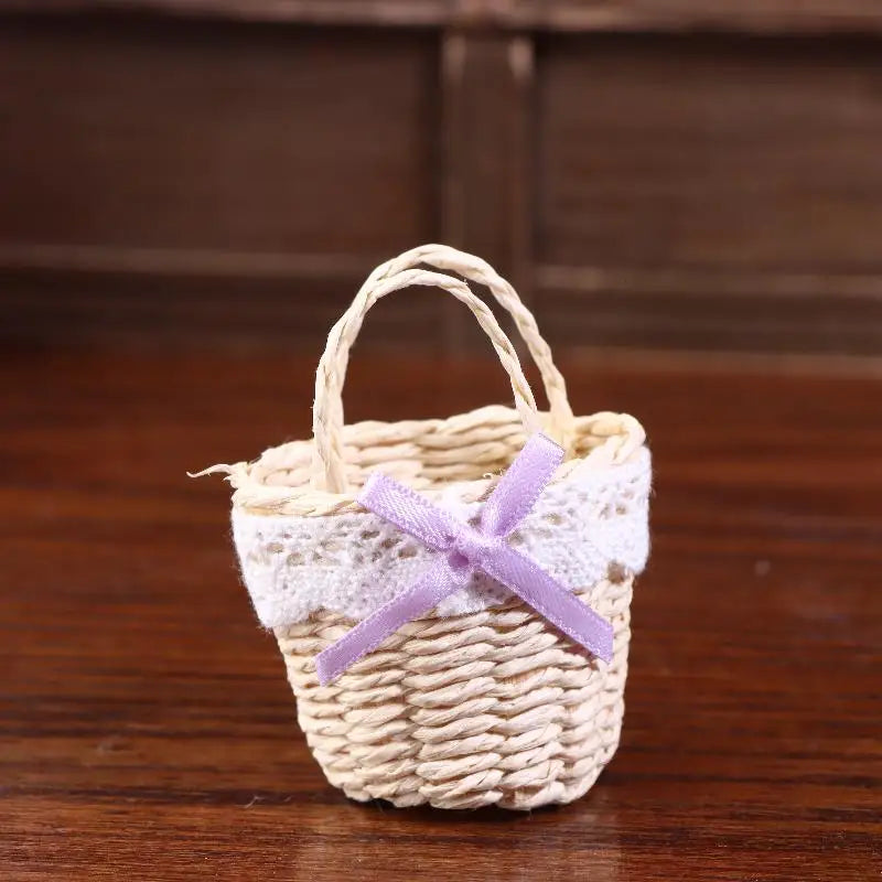 panier rotin tissé rubans dentelle rustique vintage décoration enfant jouet maison poupée