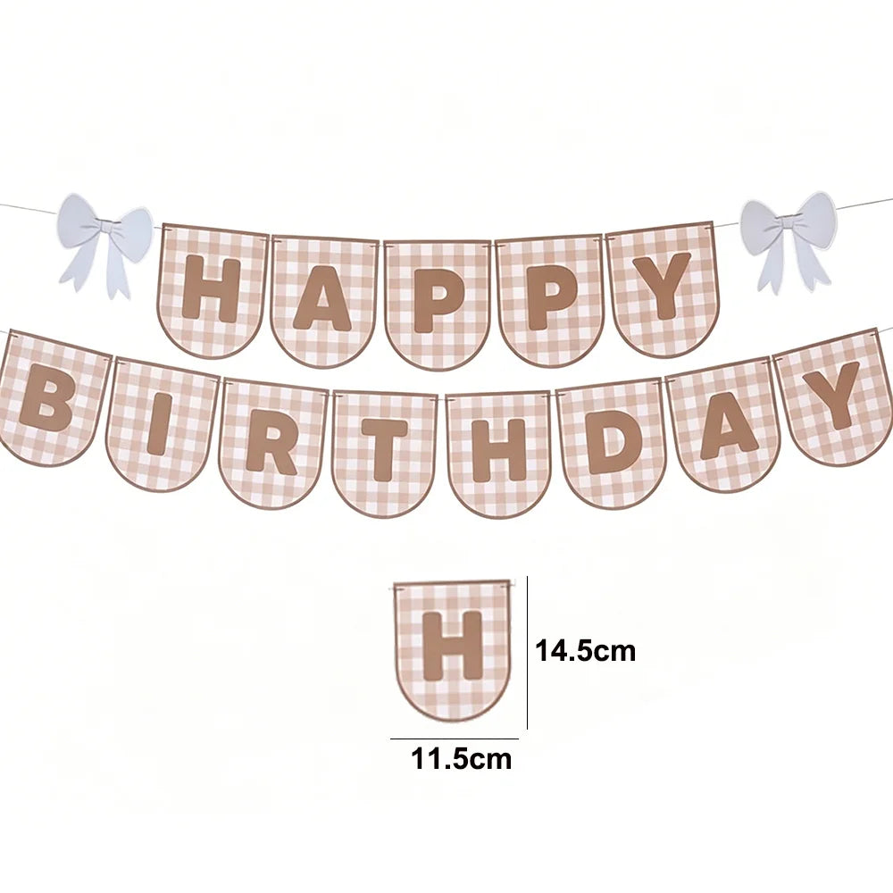 guirlande décoration anniversaire thème chevaux rubans trophées carottes fleurs marron blanc gris clair fil