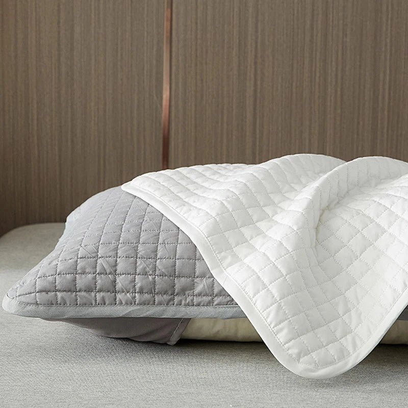 housse protection oreiller polyester gris clair carreaux moderne opacité fixation lit