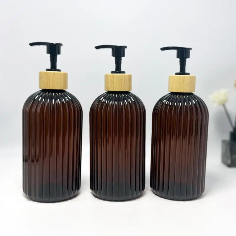 flacon pompe rechargeable 500ml noir transparent rayures verticales moderne bouchon bois