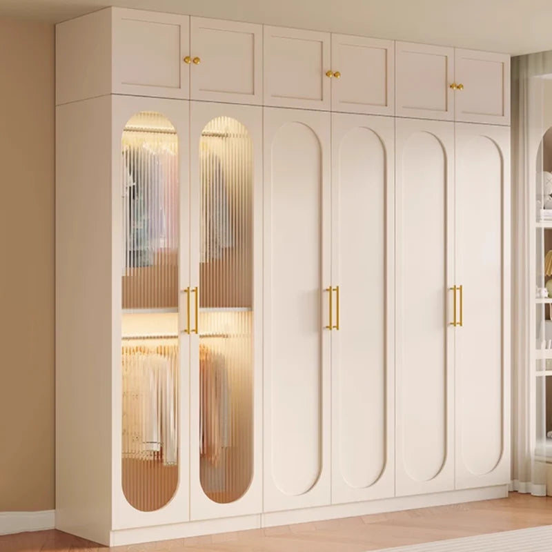 armoire vêtements bois massif beige clair tiroirs poignées dorées moderne