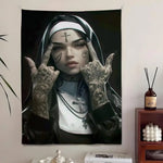 toile d'art contemporaine femme tatouages croix fumée noir blanc clips adhésif 60x90cm 70x115cm 80x130cm