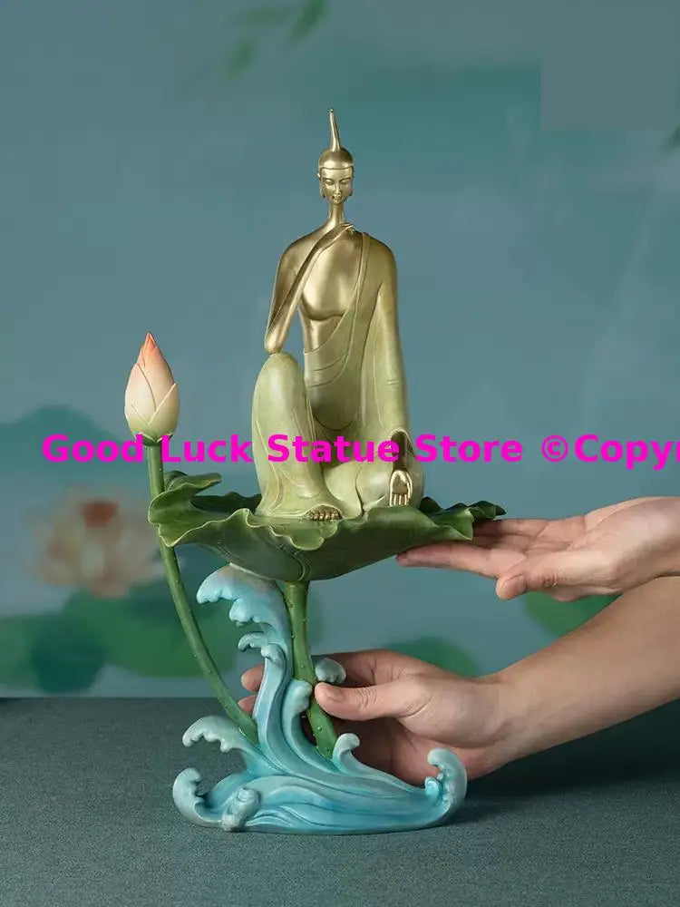 statue bouddha dorée art deco détails sculptés base vague lotus chambre