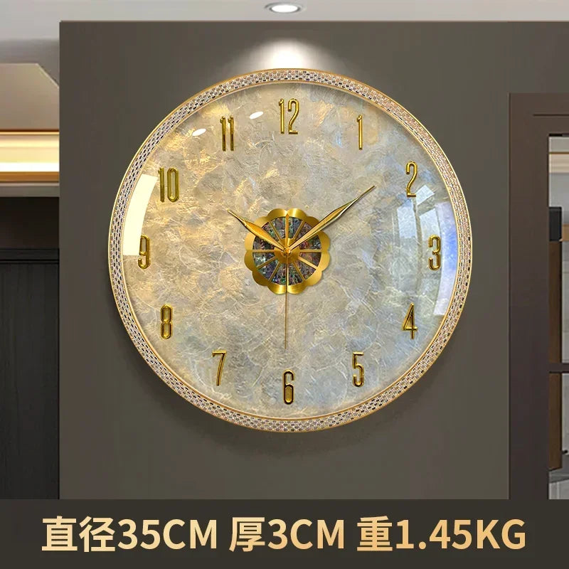 horloge murale moderne or blanc cassé marbre aiguille dorée transparente salon