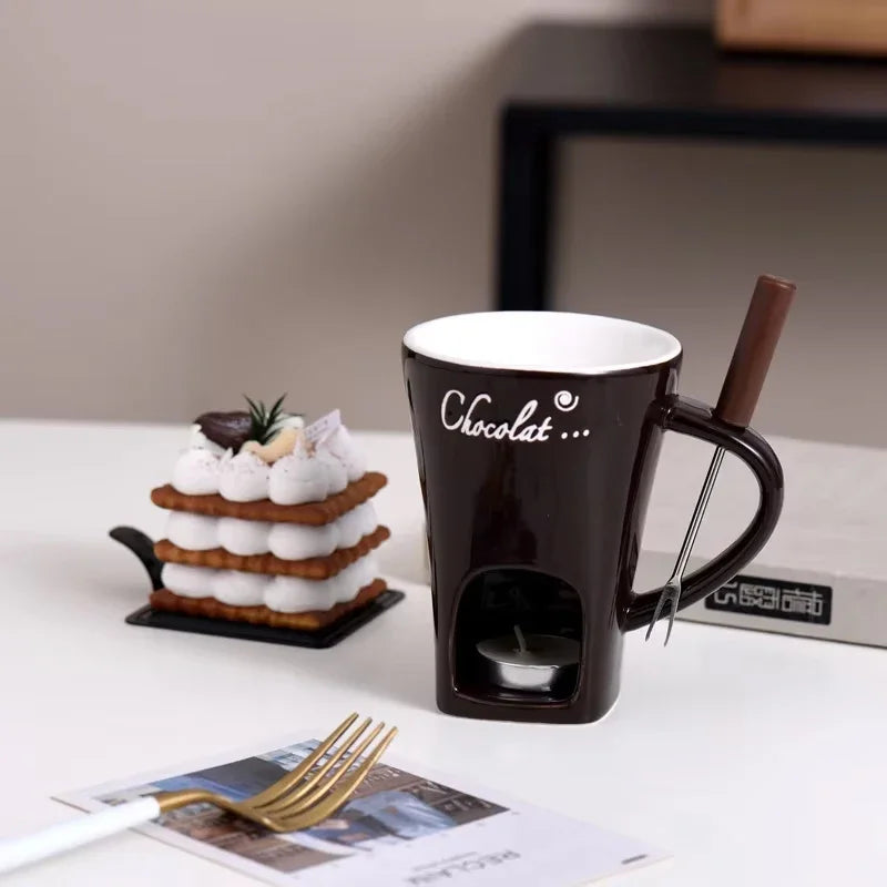 fondue chocolat moderne tasses lait rouge noir blanc cuillère bougie