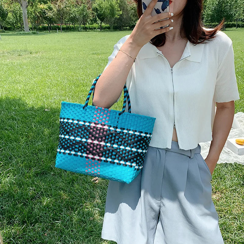 sac main plastique tissé géométrique polyvalent femme moderne noir blanc jaune bleu turquoise poches