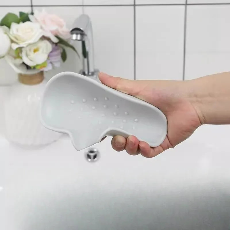 support savon silicone gris clair moderne minimaliste antidérapant facile nettoyer polyvalent organisation salle bain