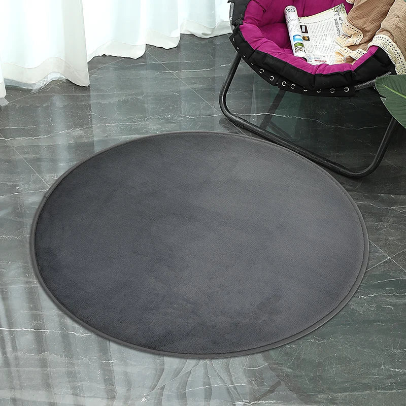 tapis rond polyester gris beige marron motif fleurs noires fond blanc moderne salon chambre