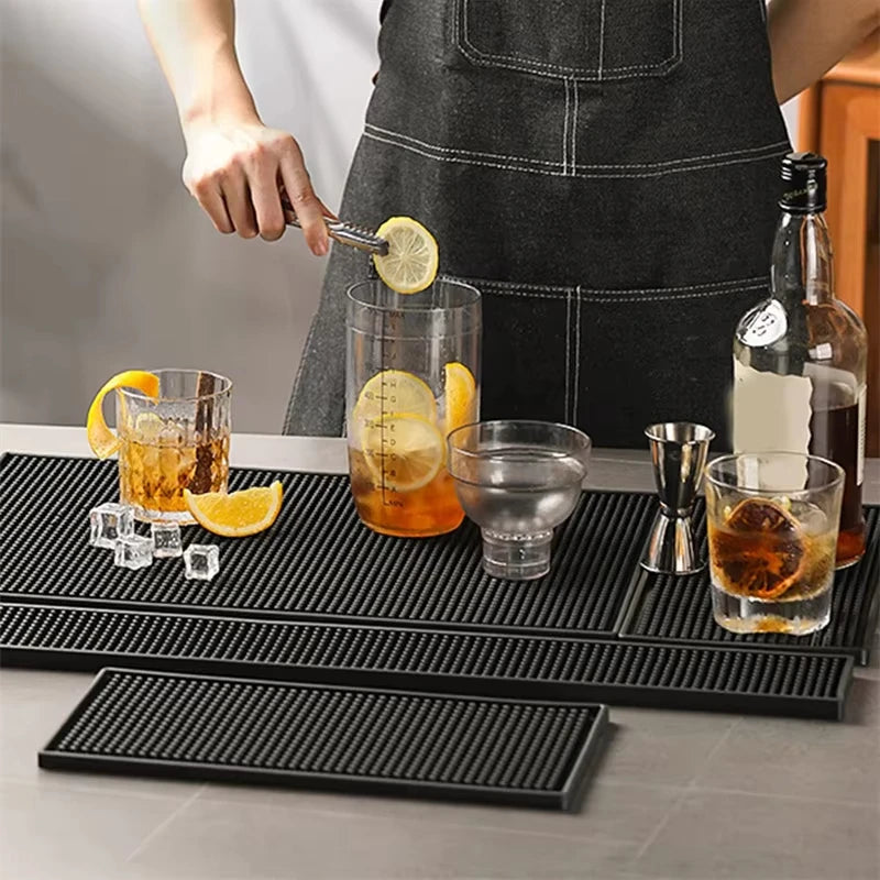 tapis barre silicone néoprène moderne perforé noir durable résistant chaleur comptoir maison