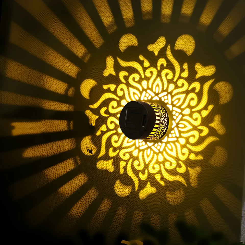 lampe solaire led moderne noire dorée motif floral ajouré étanche