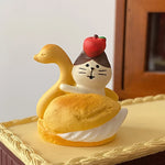 figurine animale kawaii résine blanc marron noir rose gris chapeau ruban bakery open chocolate
