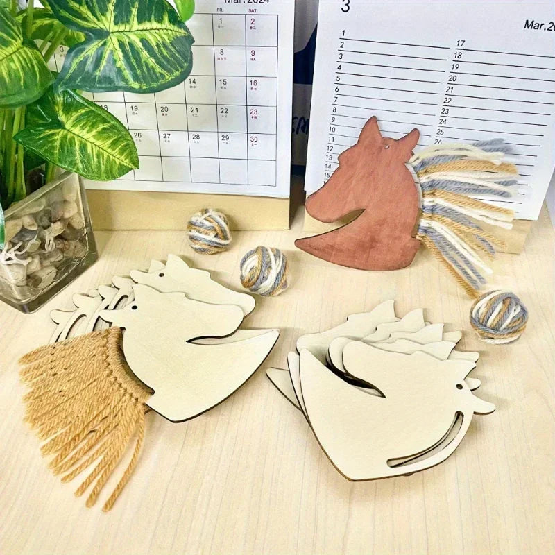 décorations bois têtes chevaux naturelles brunes diy suspension maison fêtes