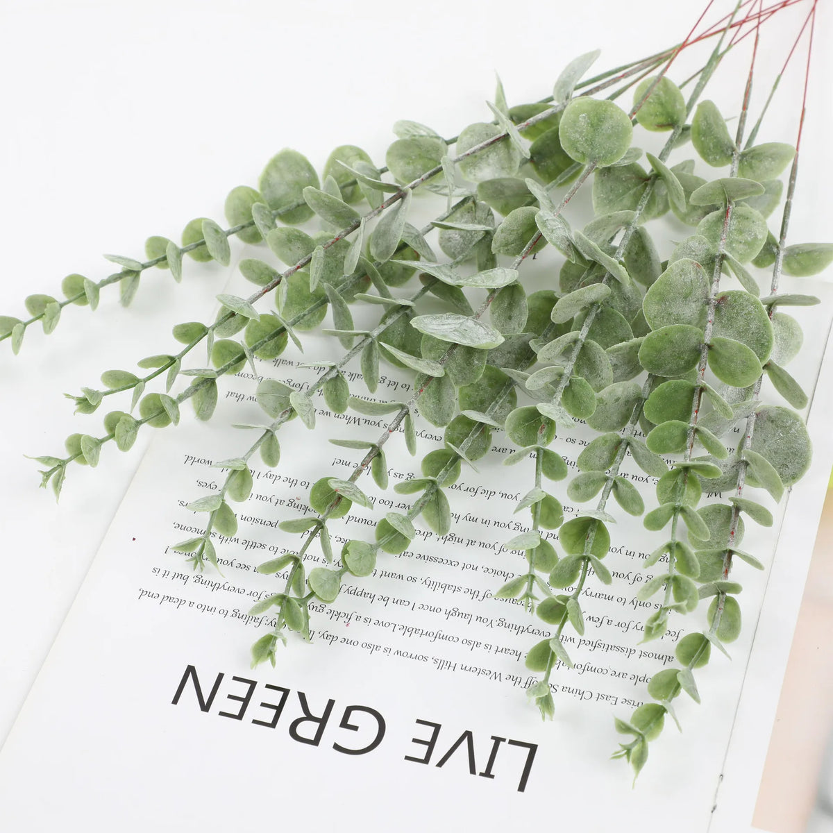 branche artificielle eucalyptus feuilles rondes vertes dorées décoration mariage centre table intérieur extérieur