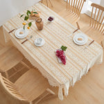 nappe rectangulaire beige dentelle fine motifs géométriques vintage tassellets blancs table hiver printemps été