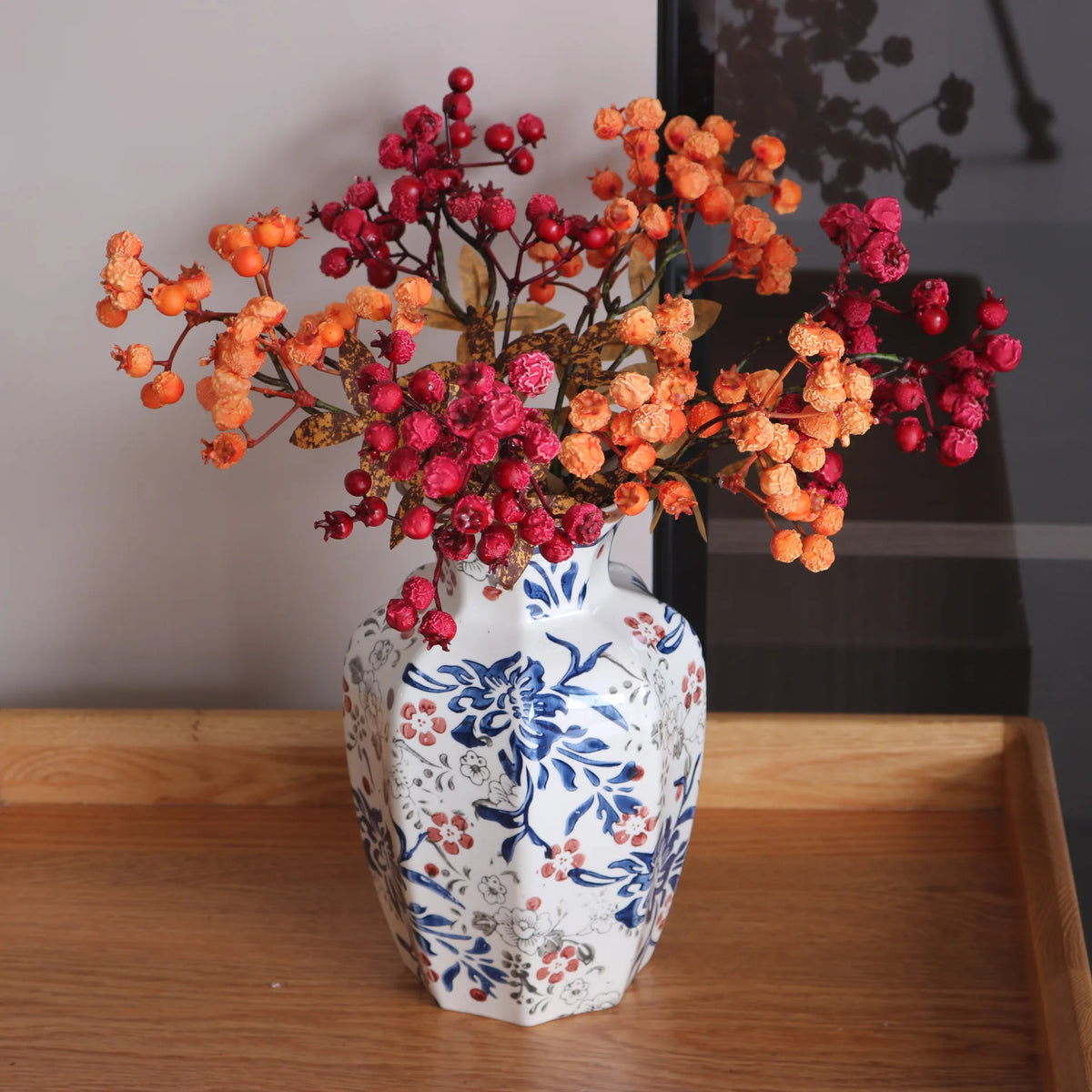décoration intérieure bouquet artificiel feuilles baies rouge orange naturel rustique
