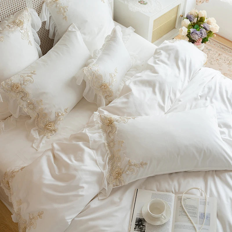Chambre décorée avec la parure de lit blanche style français