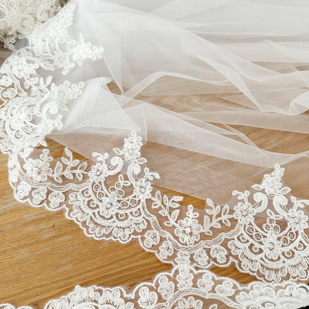 dentelle blanche floral ajourée rayonne nylon organza élégante mariage deco écologique 10cm large translucide
