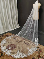 voile mariée blanc broderie florale élégant classique translucide unique personnalisation vintage appliques peigne