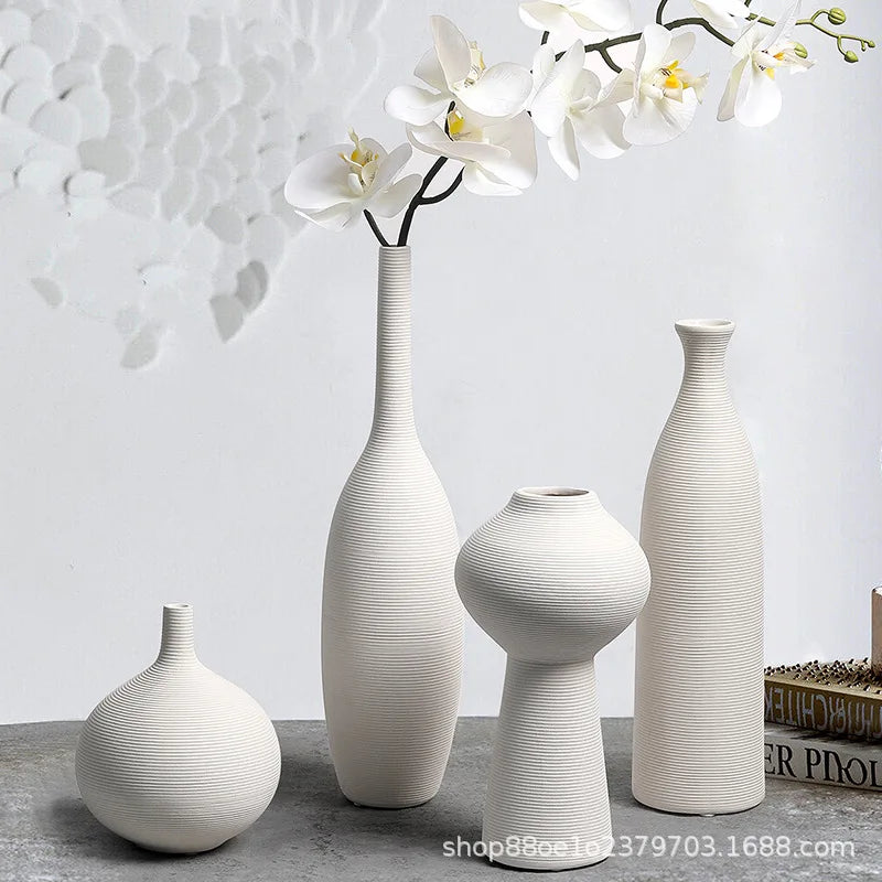 vases céramique blancs rayures horizontales modernes fleurs artificielles