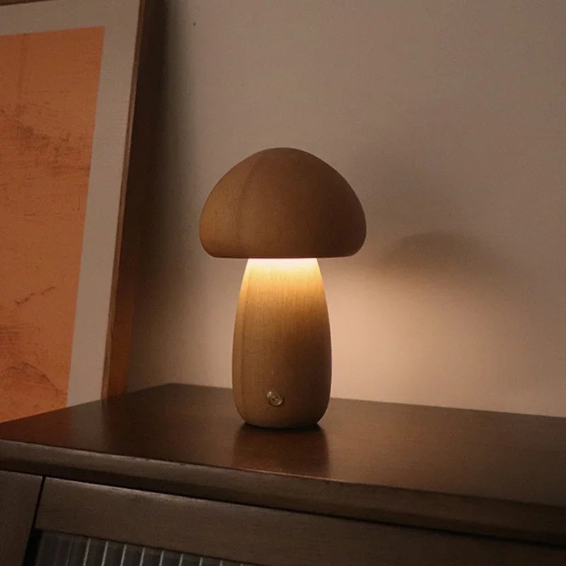 Lampe champignon portable avec batterie intégrée utilisée comme décoration de salon
