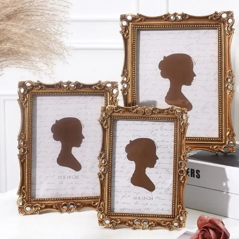 cadres photo vintage or floral strass portraits silhouettes papier texturé semi transparent ornement baroque
